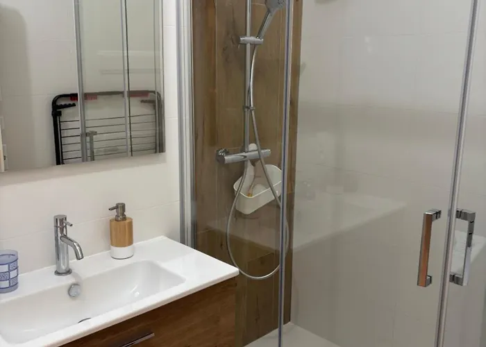 Le Phare Face à La Vue Incroyable