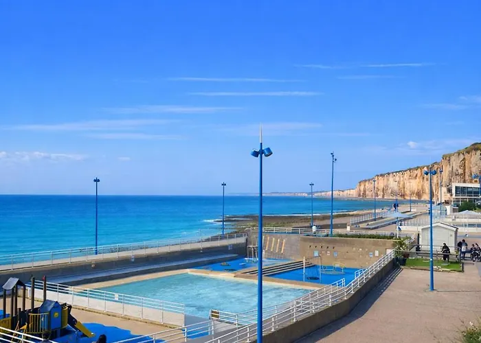 Le Phare Face à La Vue Incroyable *